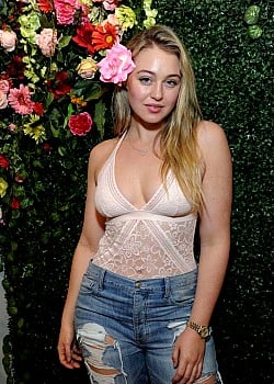Iskra Lawrence image 4 of 4