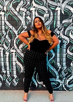 Itzel Lovato image 3 of 4