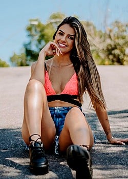 Iuly Lima image 3 of 4