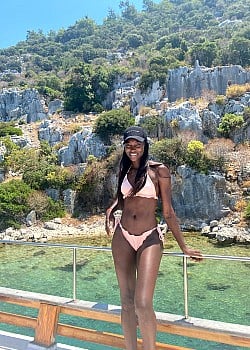 Ivonee Montano image 4 of 4