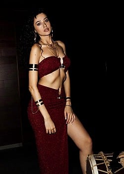 Iwanna Strigga image 3 of 3