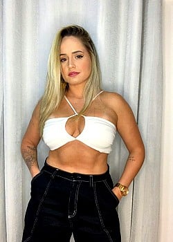 Izabela Leite image 4 of 4