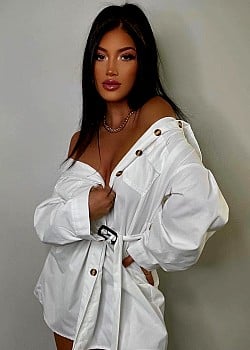 Izabella Efaw image 3 of 4