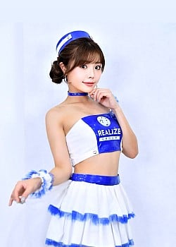 Izumi Natukawa image 4 of 4