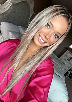 Izziebabe96