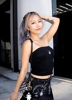 JVNA (musician) image 1 of 4