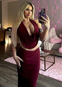 Jacqueline Laurito image 2 of 3