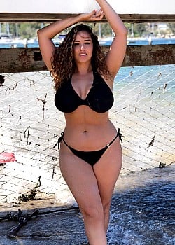 Jada Sezer image 3 of 4