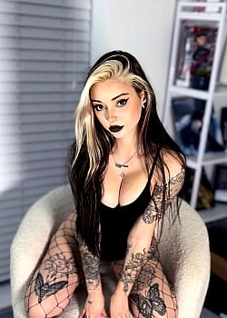 Jade Berry image 4 of 4