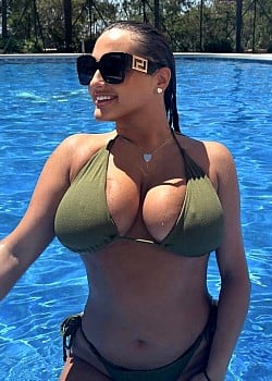 Jade Dean image 2 of 3