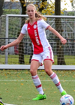 Jade Van Hensbergen image 2 of 3