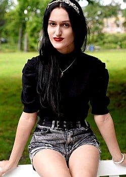 Jade Winter image 2 of 3