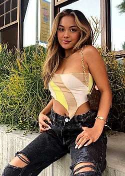 Jadyn Hernandez image 3 of 4