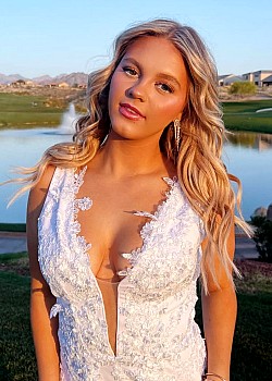 Jadyn Rayne image 3 of 3