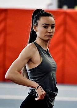 Jagoda Mierzynska image 2 of 2