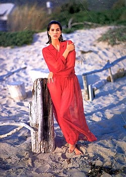 Jami Gertz image 2 of 4