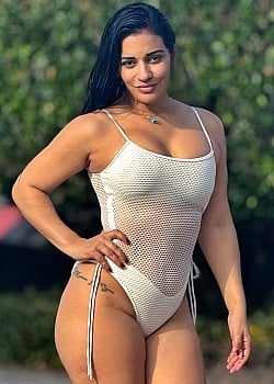 Janaina Dasilva image 1 of 3