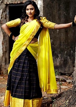 Janani Ashok Kumar image 4 of 4