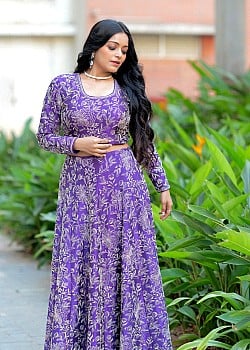 Janani Iyer image 2 of 4