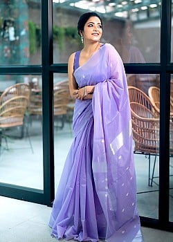 Janani Iyer image 3 of 4