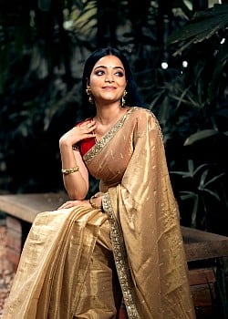 Janani Iyer image 4 of 4