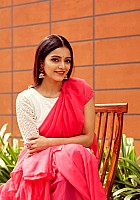 Janani Iyer profile photo