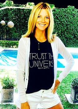 Janet Gunn image 3 of 4