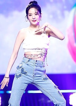 Jang Gyu-ri image 2 of 4