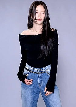 Jang Gyu-ri image 1 of 4