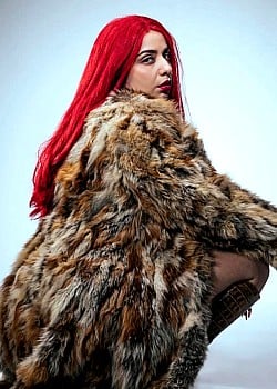 Jasmine Sandlas image 1 of 1
