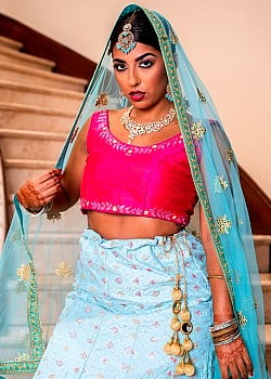 Jasmine Sherni image 1 of 4