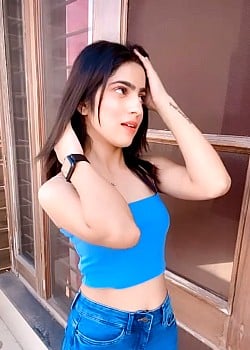 Jasneet Kaur image 3 of 3