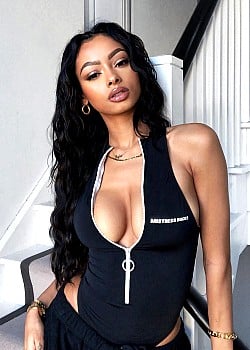 Jayde Pierce image 3 of 4