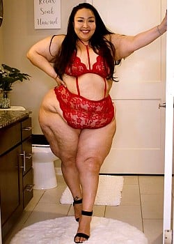 Jaylynn Juelz image 2 of 3