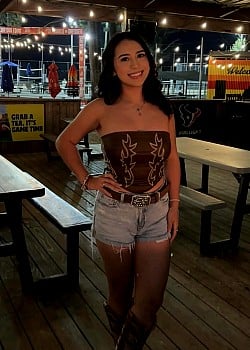 Jazmin Molina image 2 of 4