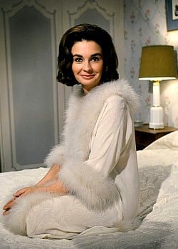 Jean Simmons image 4 of 4