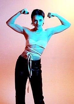 Jehnny Beth image 2 of 3