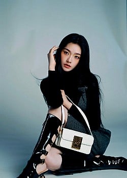 Jelly Lin Yun image 3 of 4