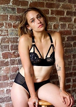 Jemima Kirke image 2 of 2