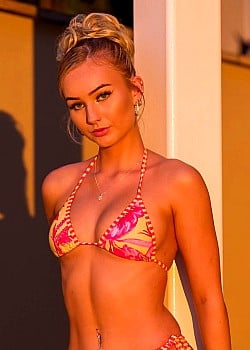 Jemma Wakefield image 1 of 4
