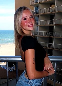 Jenna Thomas image 2 of 2