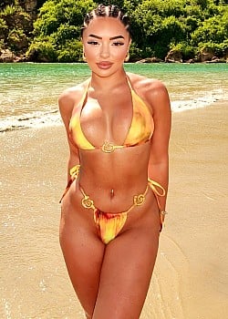 Jennesys Villarreal image 1 of 4