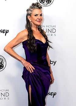 Jennifer Hale image 2 of 2