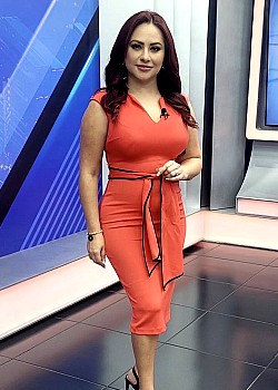 Jenniffer Valle image 3 of 4