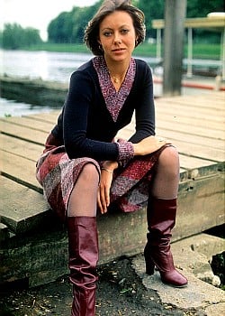 Jenny Agutter image 1 of 4