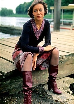 Jenny Agutter image 1 of 3