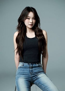 Jeon Ji-Min image 2 of 4