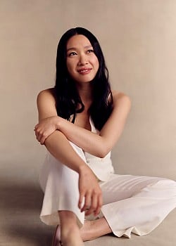 Jess Hong image 3 of 3