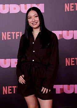 Jess Hong image 1 of 3