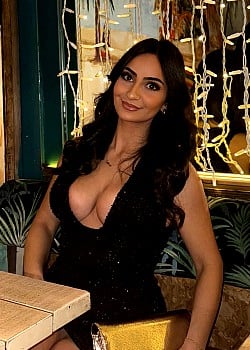 Jess Nouri image 1 of 3